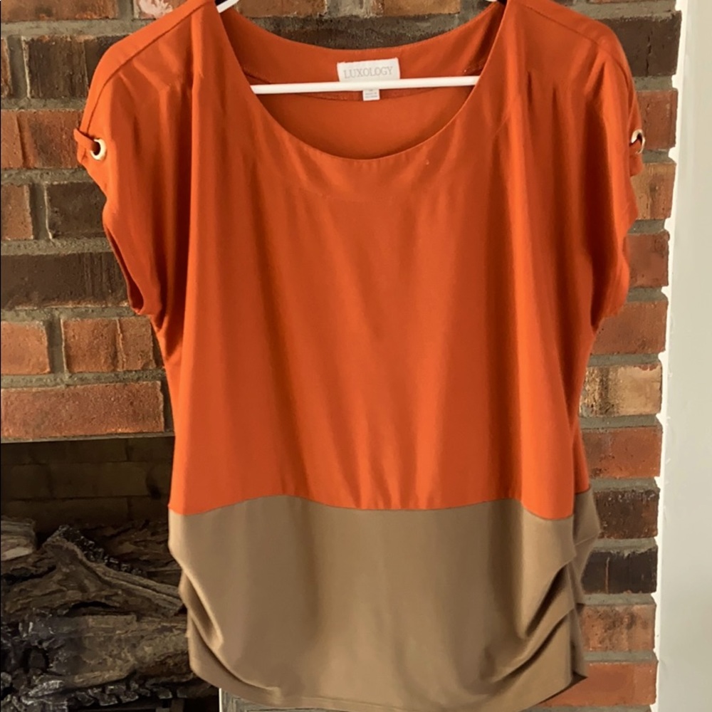 Super cute orange top